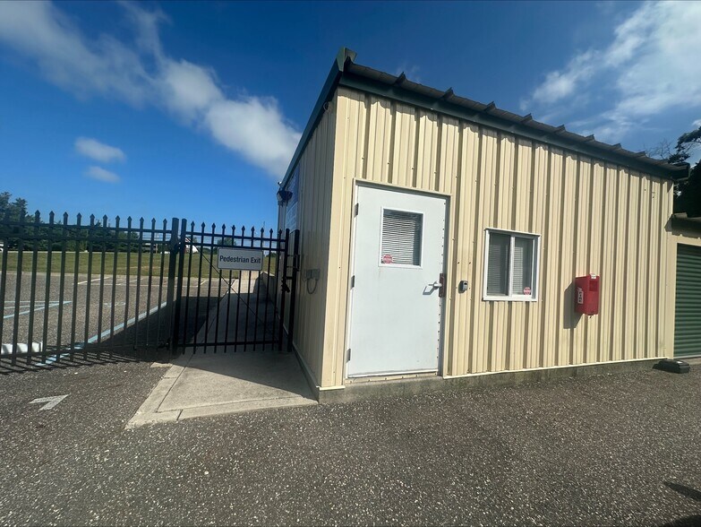 More Photos Of 1244 Rt US 9 S, Ocean View Self Storage For Lease