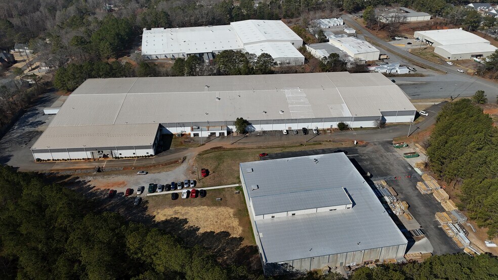 More Photos Of 220 River Dr, Cartersville Distribution For Lease