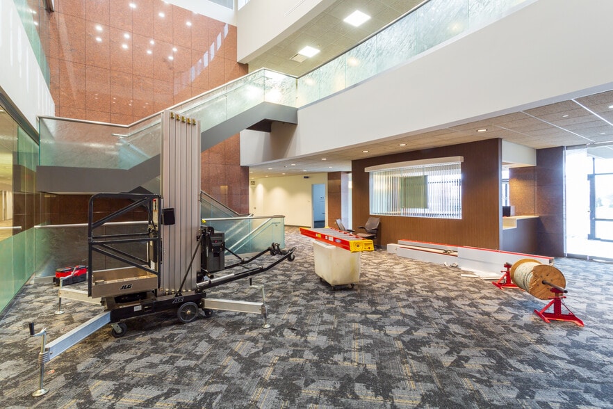 More Photos Of 4 Overlook Pt, Lincolnshire Office For Lease