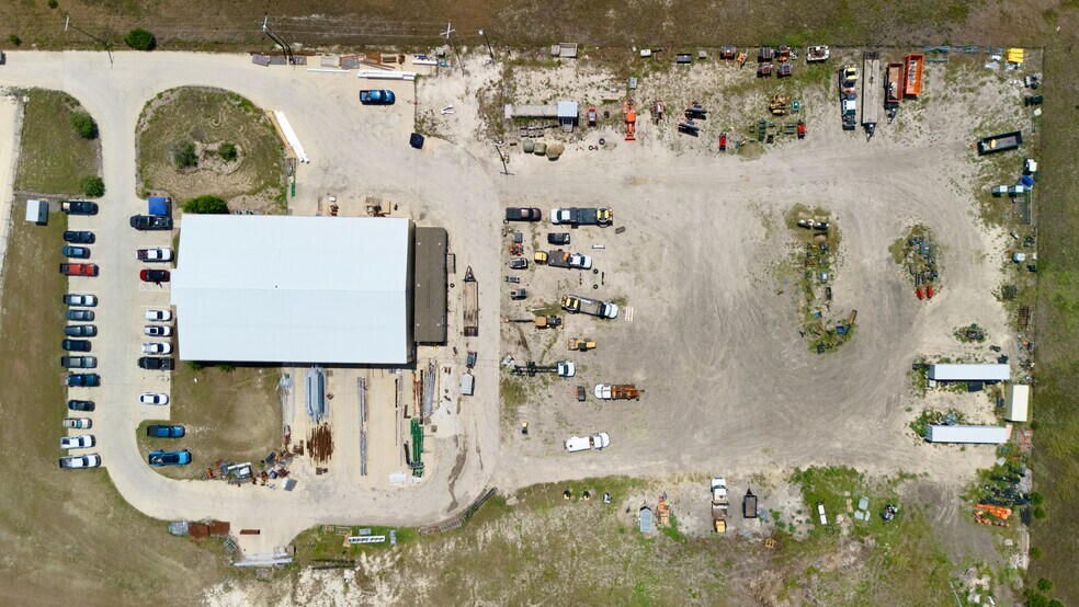 More Photos Of 2436 County Road 311, Jarrell Flex For Lease