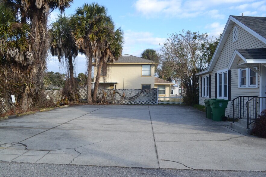 More Photos Of 522 3rd St N, Jacksonville Beach Freestanding For Lease