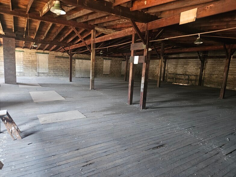 More Photos Of 173 Water St, Bridgeton Warehouse For Sale