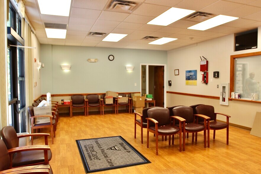 More Photos Of 650 34th St S, Saint Petersburg Medical For Lease