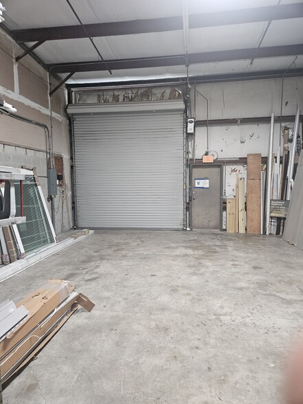 More Photos Of 11000 Metro Pky, Fort Myers Warehouse For Sale