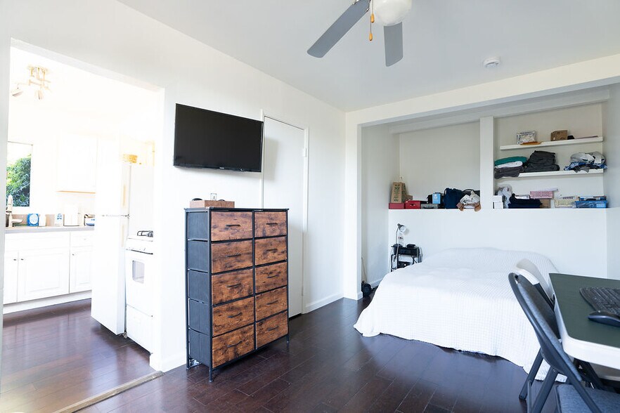 More Photos Of 834 Laguna Ave, Los Angeles Apartments For Sale