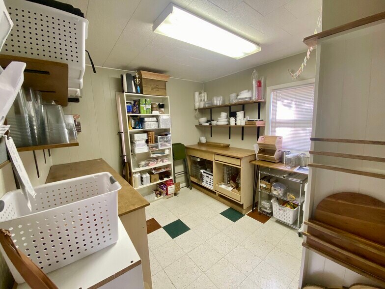 More Photos Of 730 Granite Ave, Shelby Specialty For Sale