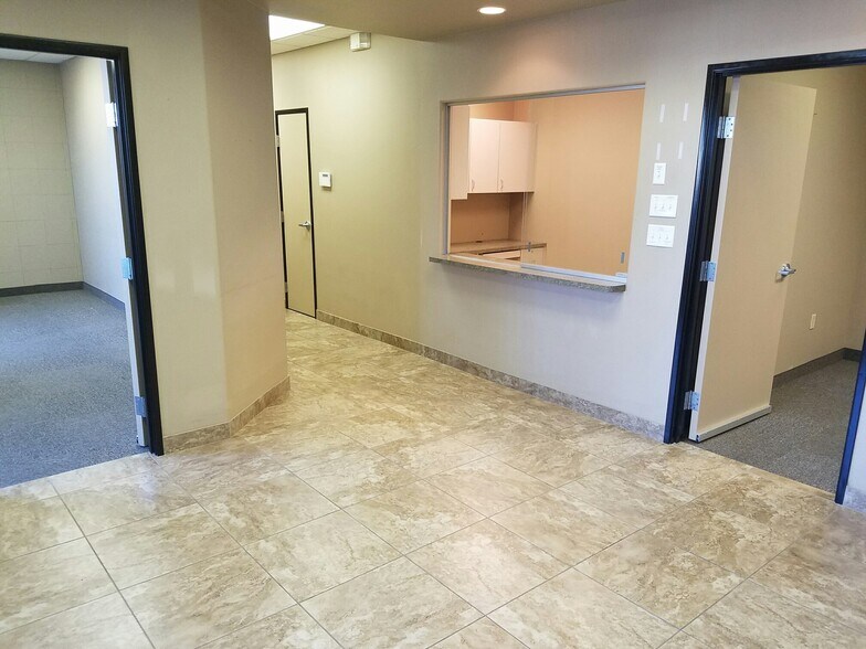 More Photos Of 220 E Horizon Dr, Henderson Medical For Lease