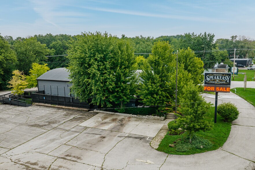 More Photos Of 32400 Geneva Rd, Salem General Retail For Sale