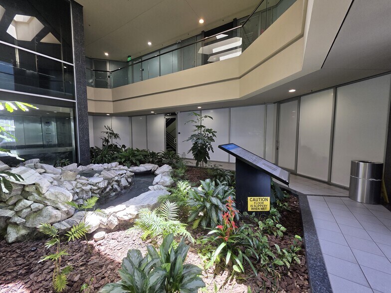 More Photos Of 2100 Aloma Ave, Winter Park Medical For Lease