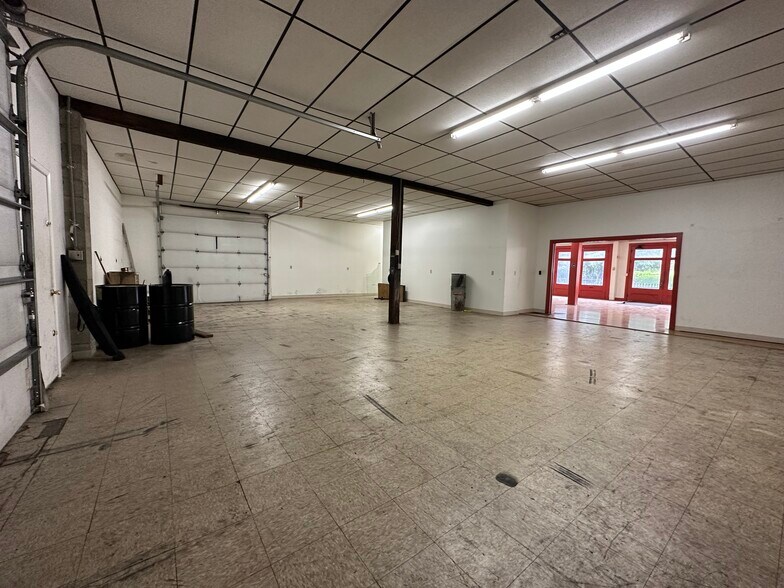 More Photos Of 322 W 3rd St, Bloomington General Retail For Sale