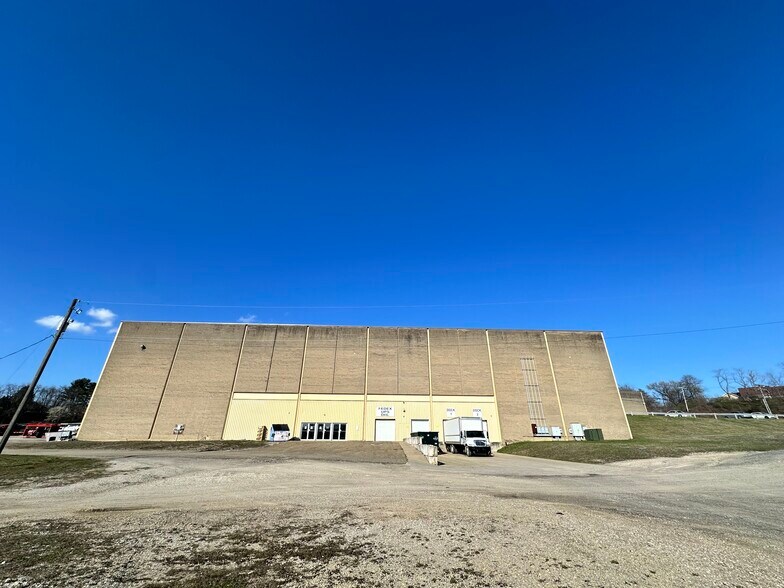 More Photos Of 110 Main St, Wintersville Storefront For Lease