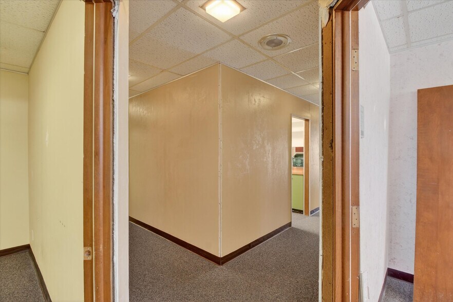 More Photos Of 820 N Pine River St, Ithaca Healthcare For Sale