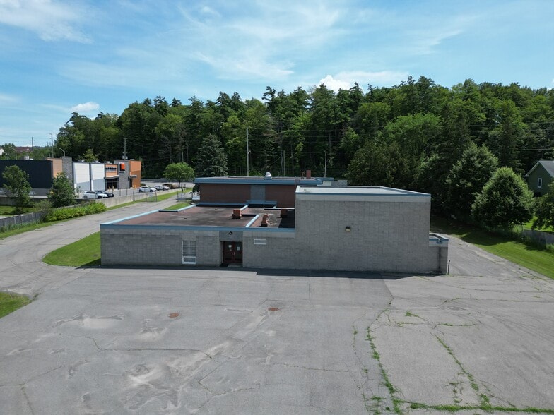More Photos Of 3775 St Joseph Blvd, Ottawa Schools For Sale