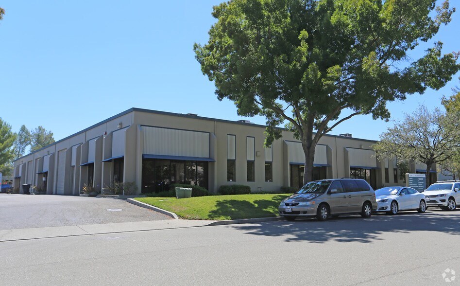 More Photos Of 1040 Serpentine Ln, Pleasanton Unknown For Lease