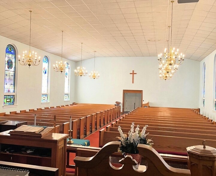 More Photos Of 4700 Old Walkertown Rd, Winston-Salem Religious Facility For Sale