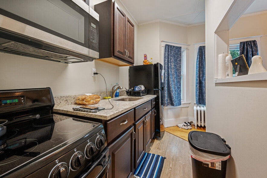 More Photos Of 21 Main St, Kingston Apartments For Sale