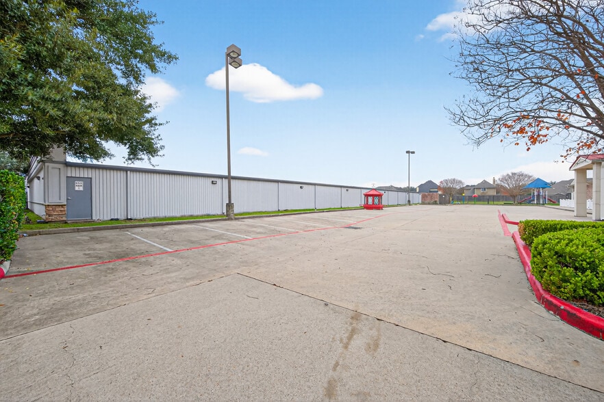 More Photos Of 8525 Queenston Blvd, Houston Freestanding For Sale