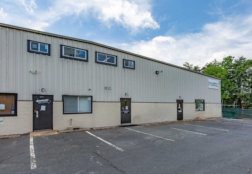 More Photos Of 4900-4910 Quality Dr, Fredericksburg Warehouse For Lease