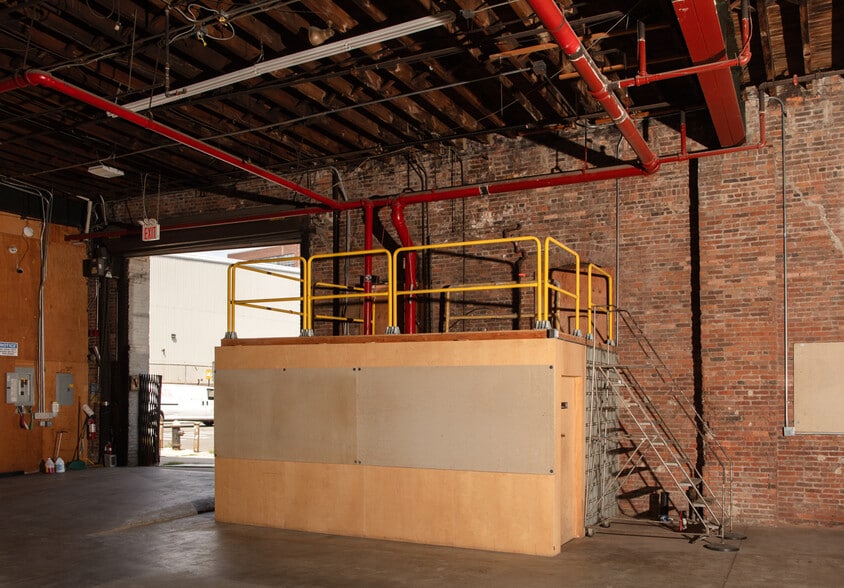 More Photos Of 176 Flushing Ave, Brooklyn Warehouse For Lease