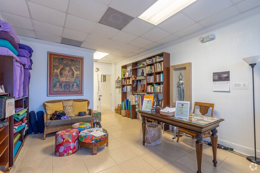 More Photos Of 811 SE 8th Ave, Deerfield Beach Office For Lease