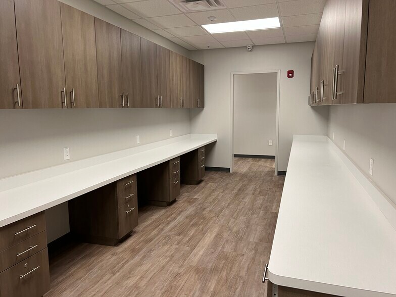 More Photos Of 290 Heritage Walk, Woodstock Medical For Lease