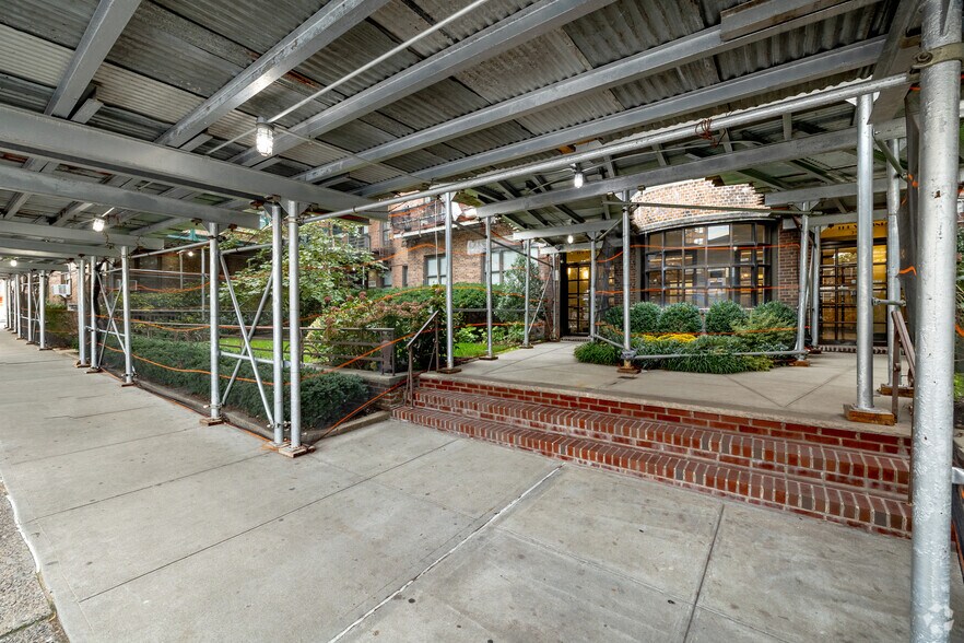 More Photos Of 98120 Queens Blvd, Rego Park Apartments For Sale