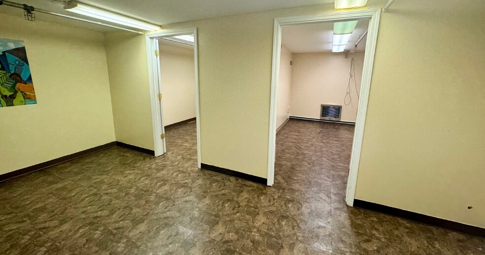More Photos Of 4180 W Broadway Ave, Robbinsdale Storefront Retail Office For Lease