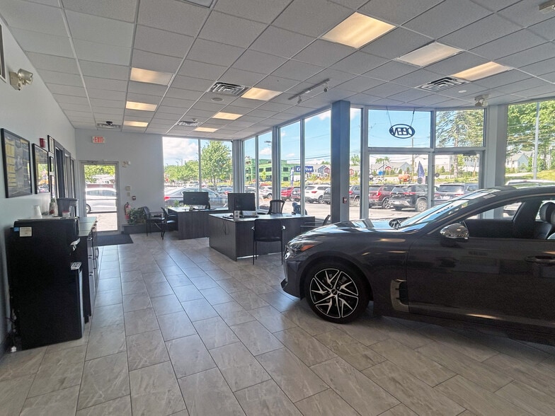 More Photos Of 1378 Hooksett Rd, Hooksett Auto Dealership For Sale