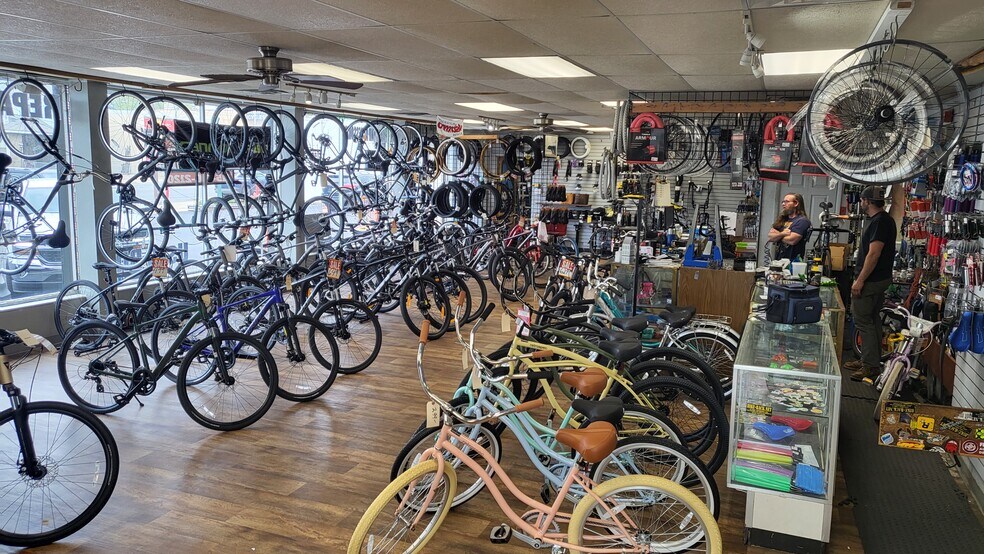 More Photos Of 7741 Frankford Ave, Philadelphia Freestanding For Sale