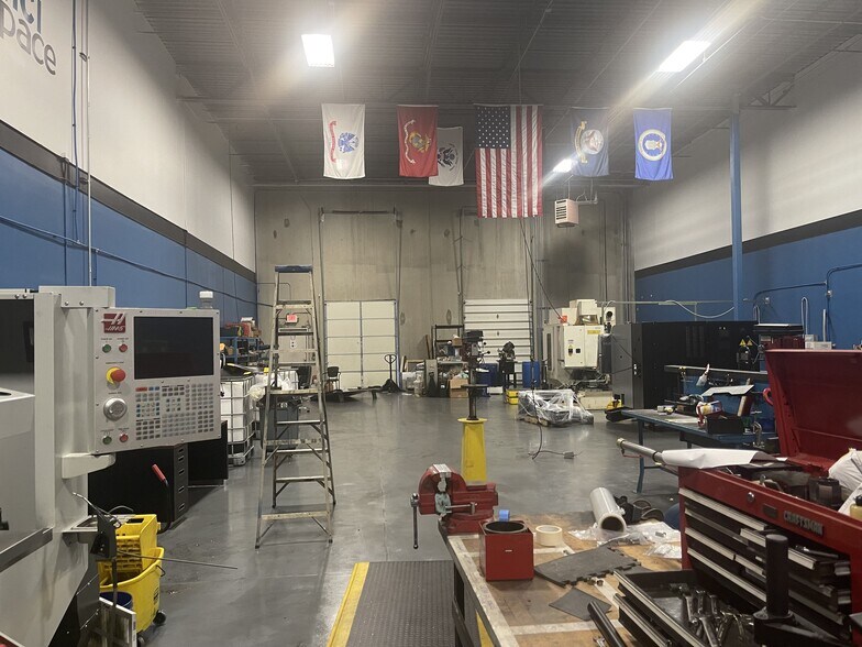 More Photos Of 4500 Green Point Dr, Greensboro Warehouse For Lease