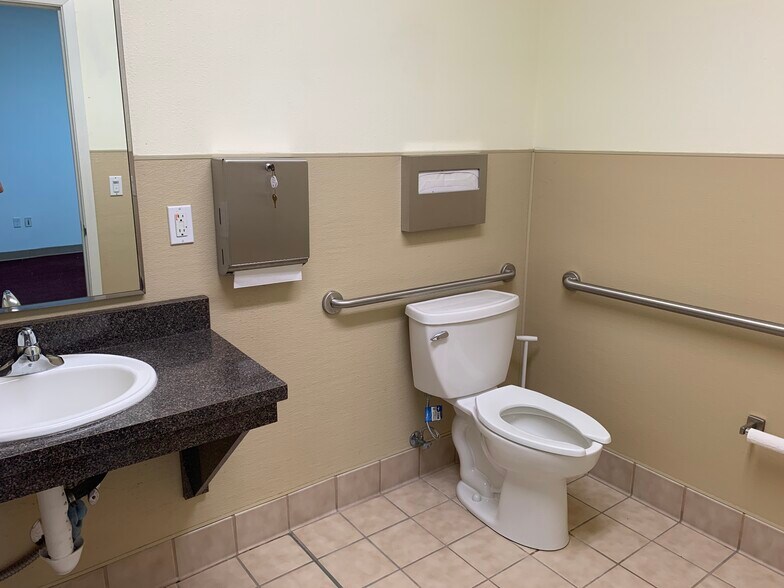 More Photos Of 4851 Lone Tree Way, Antioch Storefront Retail Office For Lease