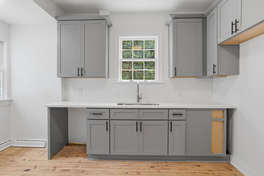 More Photos Of 1224 E Fortification St, Jackson Office For Sale