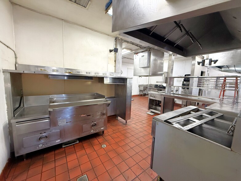 More Photos Of 501 S Chinowth St, Visalia Fast Food For Sale