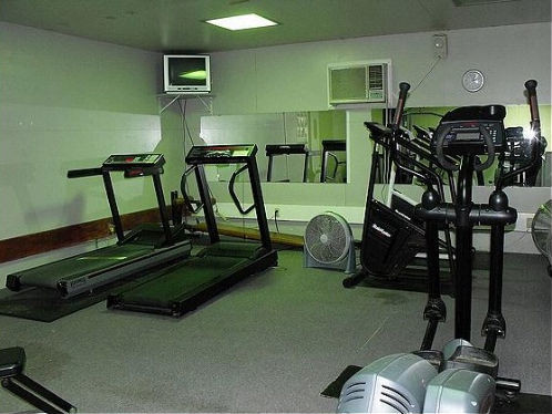 More Photos Of 340 Oyler Ave, Oak Hill Hotel For Lease