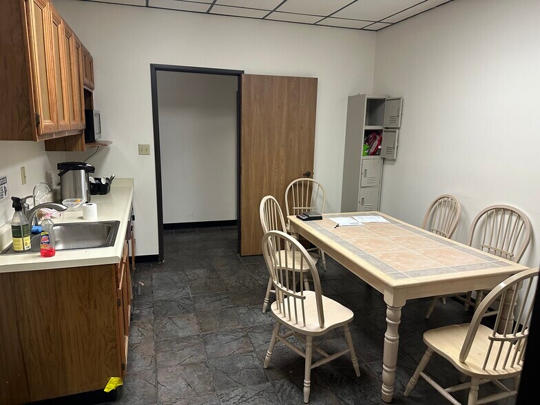 More Photos Of 10742-10752 Noel St, Los Alamitos Light Manufacturing For Sale