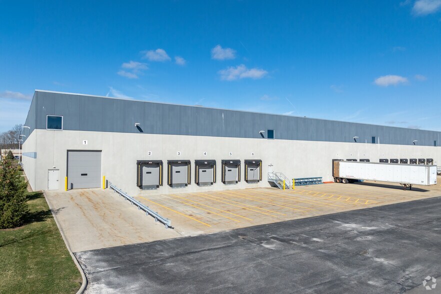 More Photos Of 6279 Hudson Crossing Pky, Hudson Warehouse For Lease