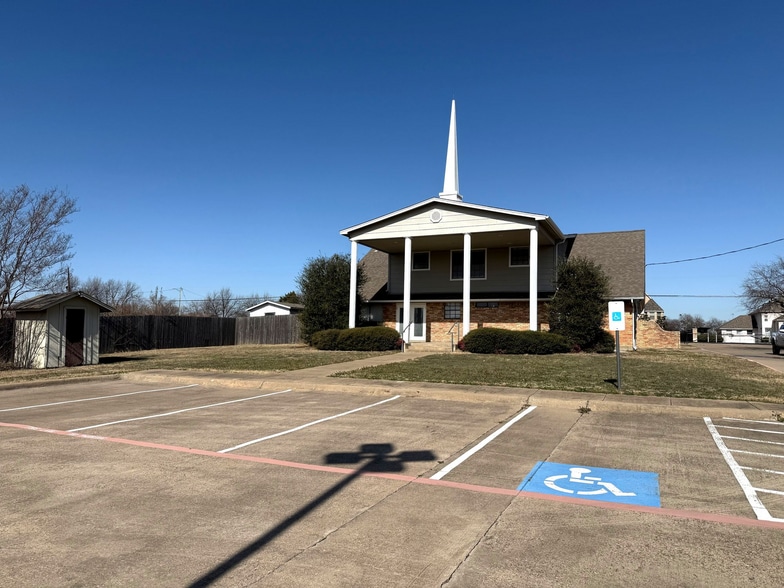 More Photos Of 1514 Bardin Rd, Grand Prairie Religious Facility For Sale
