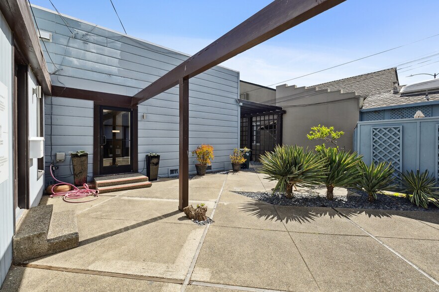 More Photos Of 251 Park Rd, Burlingame Loft Creative Space For Lease