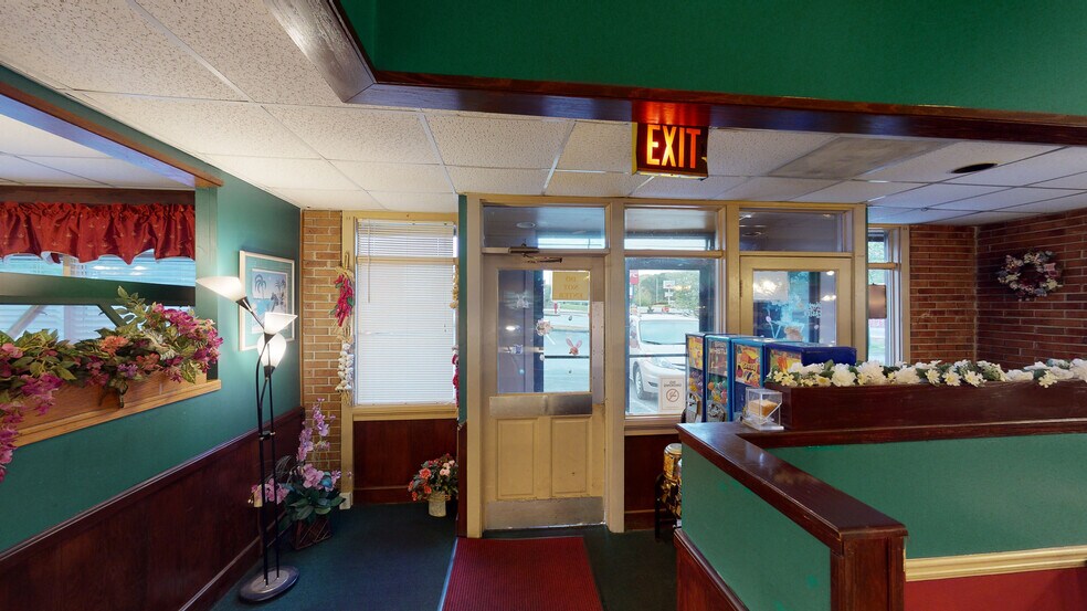 More Photos Of 1102 W Spring St, Monroe Restaurant For Sale