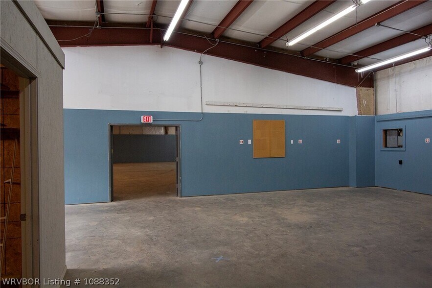 More Photos Of 4506 S 16th St, Fort Smith Warehouse For Sale