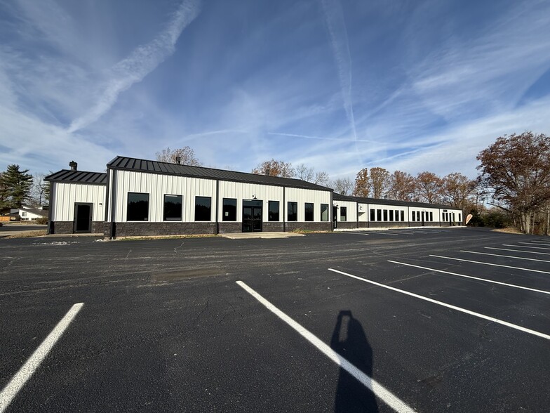 Primary Photo Of 4430 W Jonathan Moore Pike, Columbus Office Residential For Lease