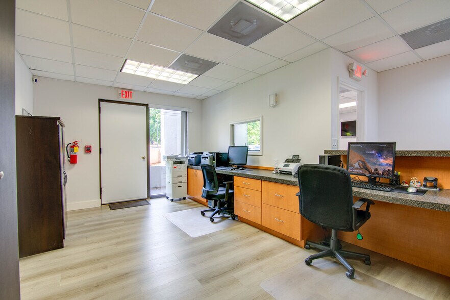 More Photos Of 7000 SW 97th Ave, Miami Office For Sale