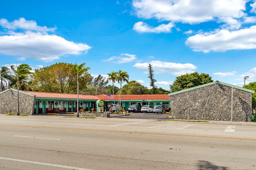 Primary Photo Of 1290 S Federal Hwy, Dania Beach Hotel For Sale
