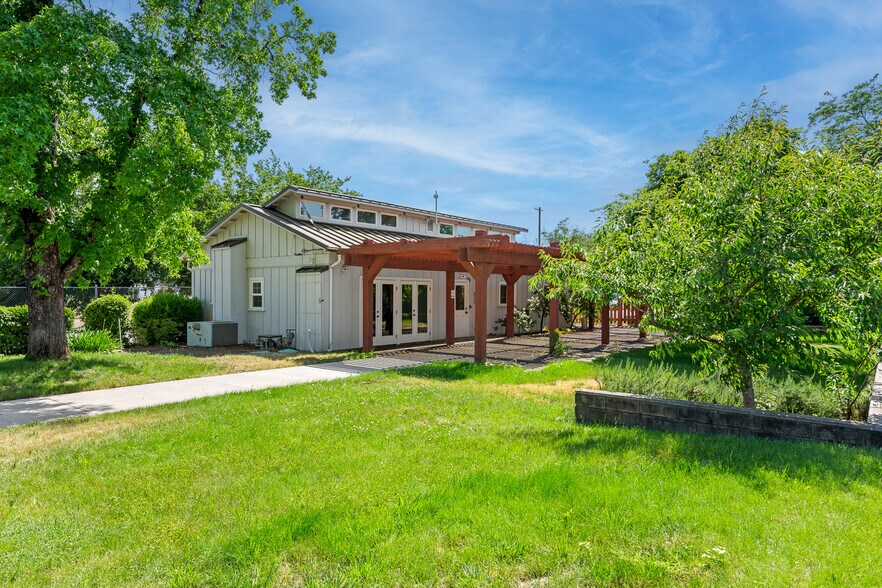 More Photos Of 2399 N State Street, Ukiah Manufacturing For Lease