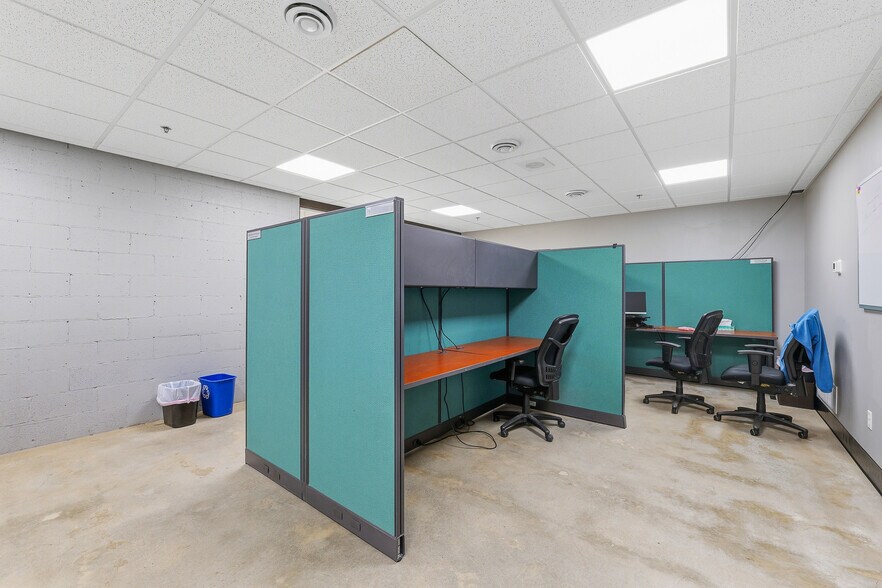 More Photos Of 424 E Oshkosh St, Ripon Manufacturing For Sale