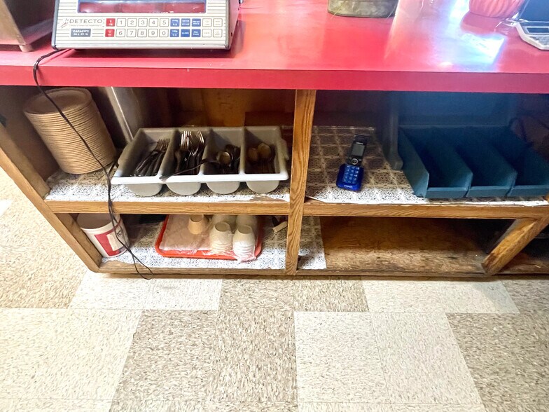 More Photos Of 924 N Main St, Mountain Grove Restaurant For Sale