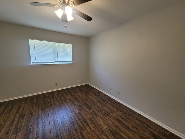 More Photos Of 521 Southtrail Dr, San Antonio Multifamily For Sale