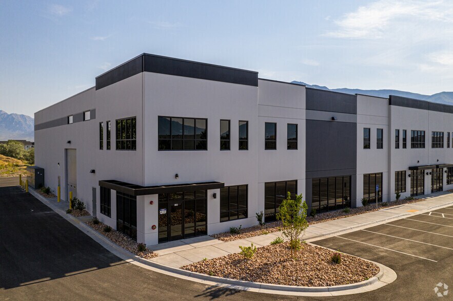 More Photos Of 2414 W 700 S, Springville Warehouse For Lease