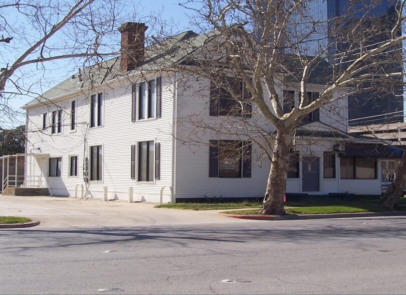 More Photos Of 500 E Belknap St, Fort Worth Office For Lease