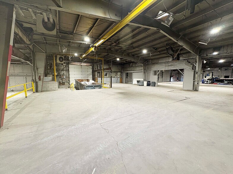 More Photos Of 9510 St. Clair Ave, Fairview Heights Manufacturing For Lease